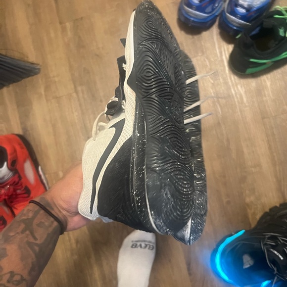 Hooping shoes - Picture 2 of 3